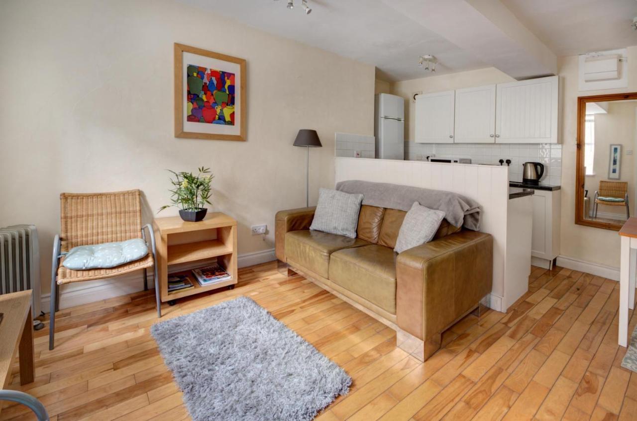 The Shop By Treetop Property Cirencester Bagian luar foto